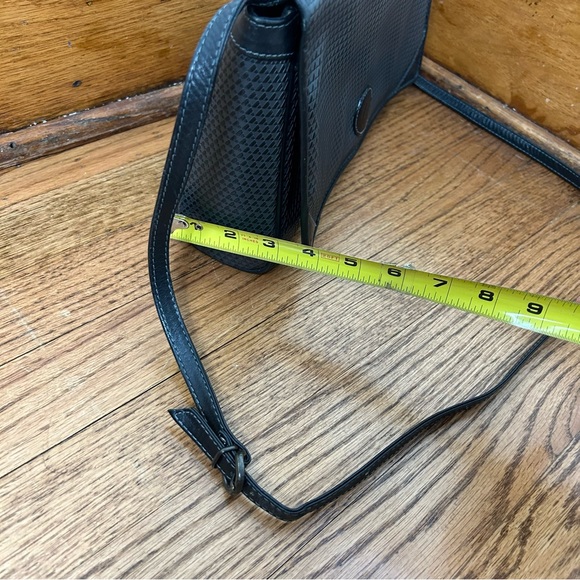 Vintage Liz Claiborne | 80’s Leather Navy Shoulder Bag - Picture 14 of 16